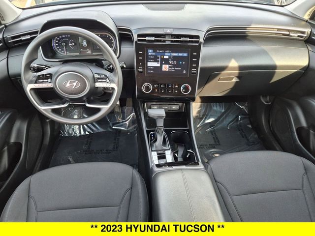 2023 Hyundai Tucson SE - Photo 23