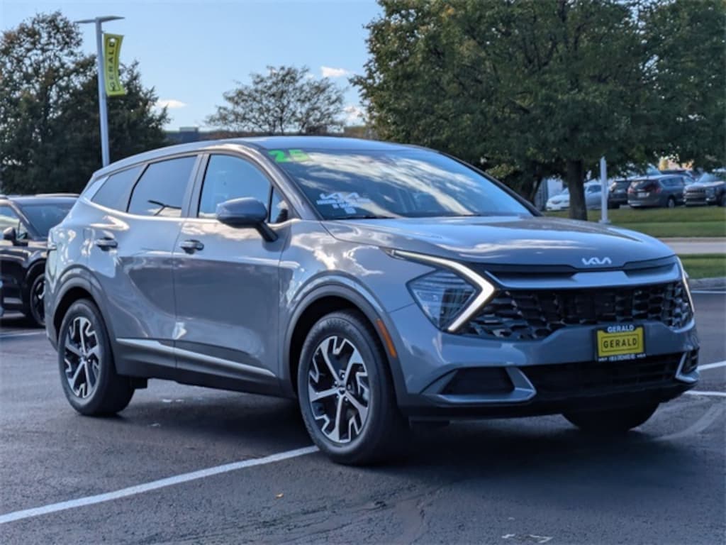 Used 2025 Kia Sportage EX SUV