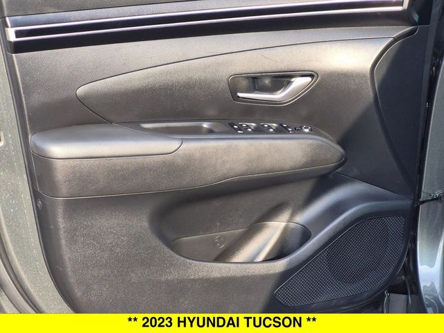 2023 Hyundai Tucson SE - Photo 12
