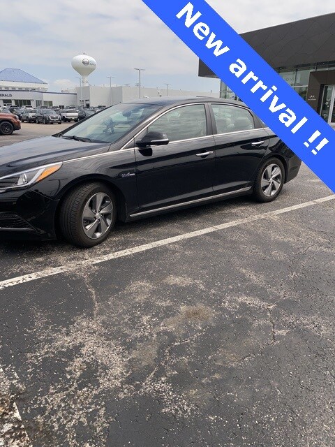 Used 2017 Hyundai Sonata Hybrid Limited with VIN KMHE34L14HA051639 for sale in North Aurora, IL