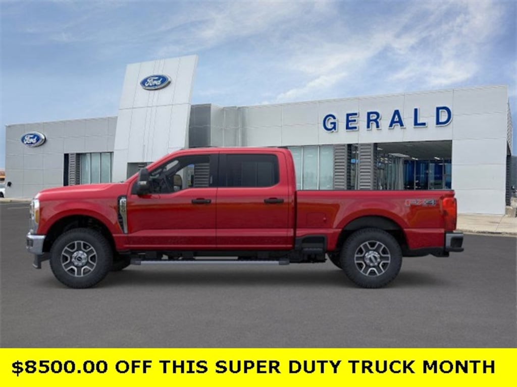 New 2025 Ford F-250 XLT Truck Crew Cab