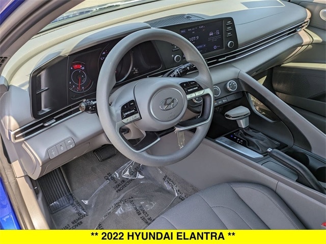 Used 2022 Hyundai Elantra SE with VIN KMHLL4AG4NU357362 for sale in North Aurora, IL