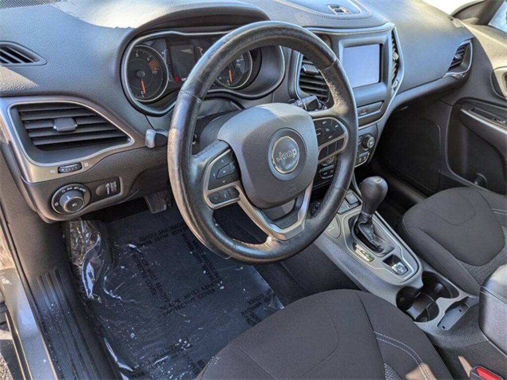 Used 2019 Jeep Cherokee Latitude 4x4 SUV