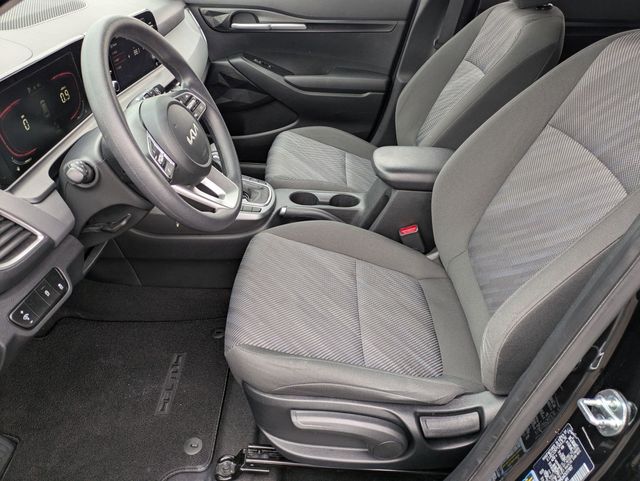 2025 Kia Seltos LX - Photo 11