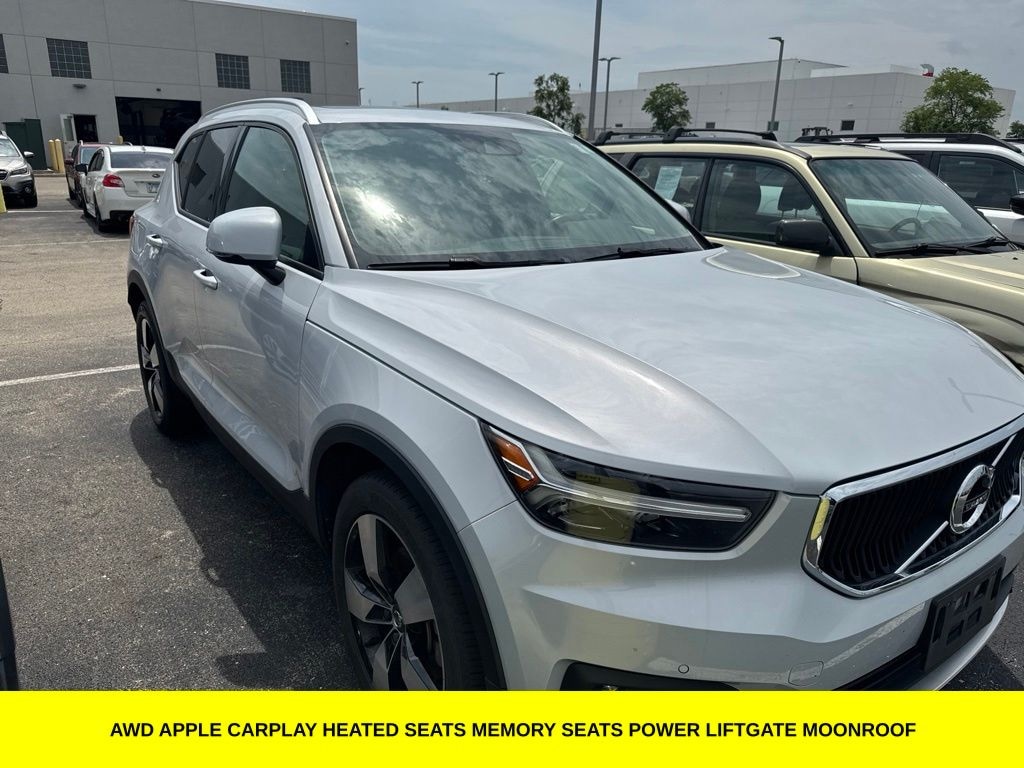 Used 2021 Volvo XC40 T5 Momentum SUV
