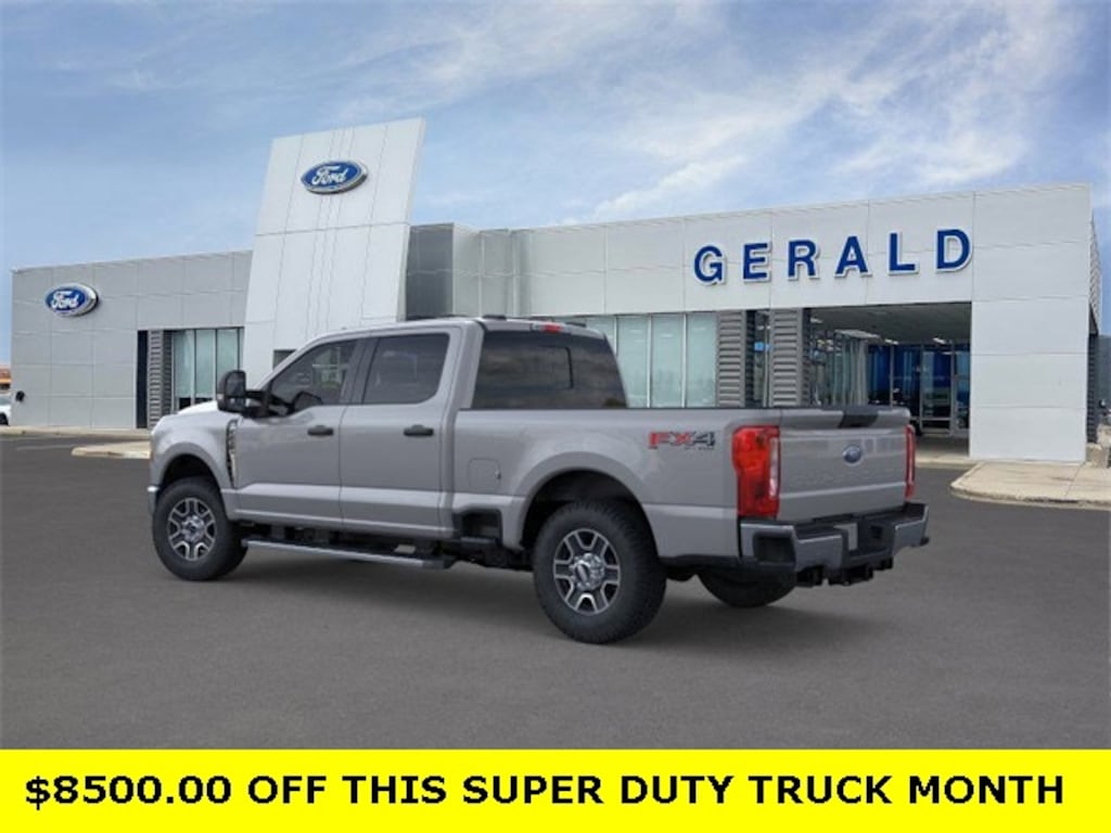 New 2025 Ford F-250 XLT Truck Crew Cab