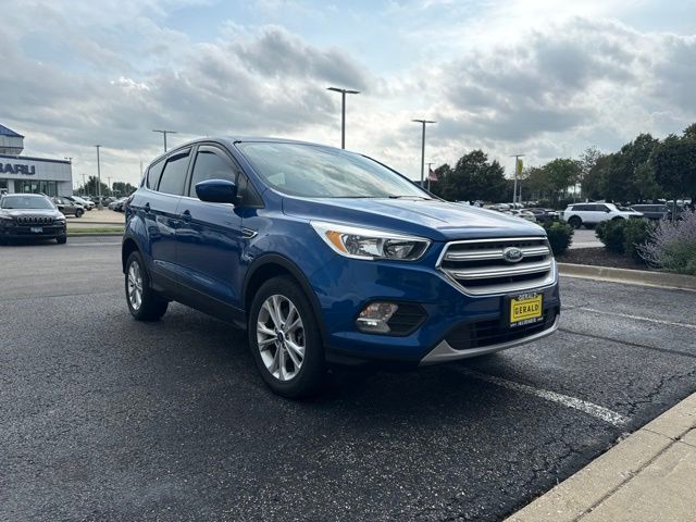 Used 2019 Ford Escape SE with VIN 1FMCU9GD7KUA13236 for sale in North Aurora, IL