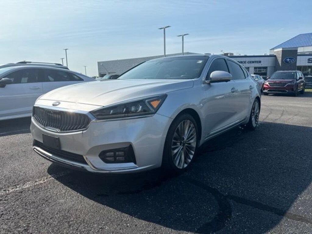 Used 2018 Kia Cadenza Limited Sedan