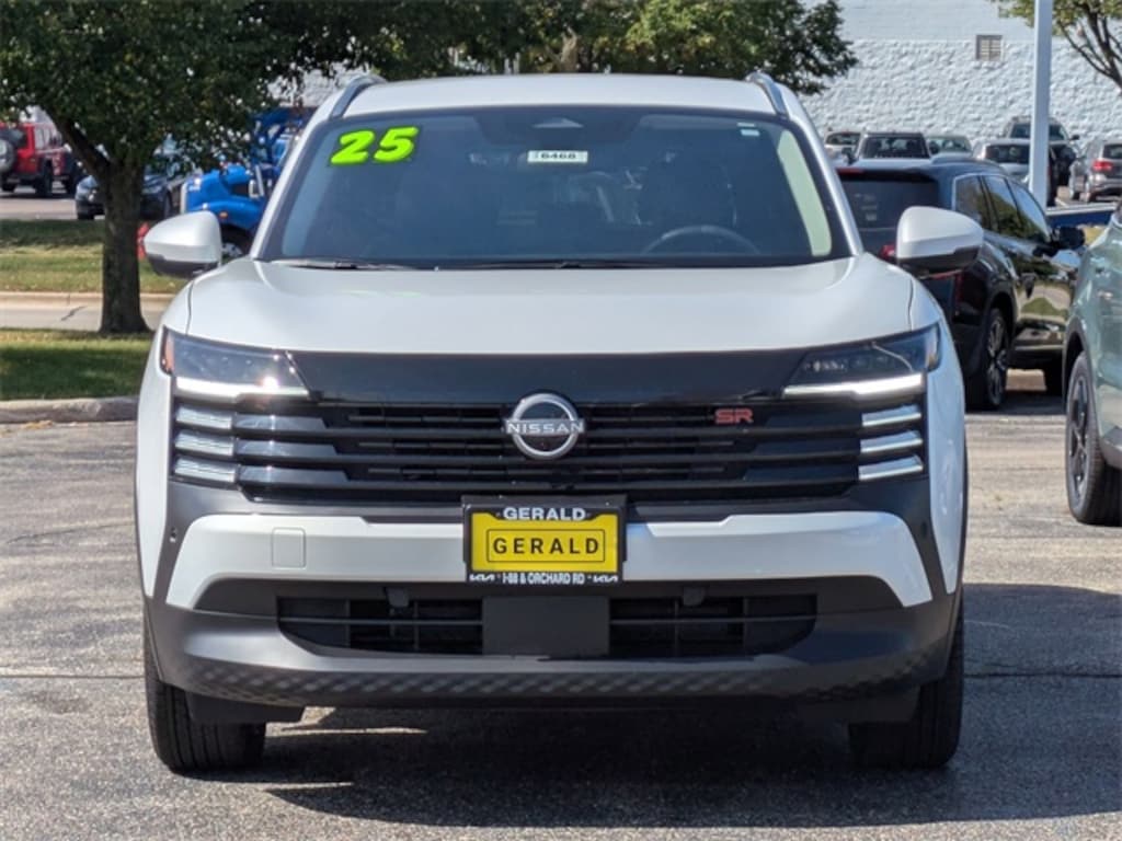 Used 2025 Nissan Kicks SR SUV