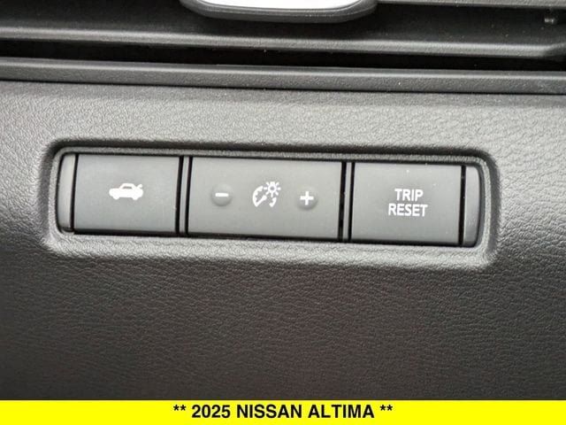 2025 Nissan Altima S - Photo 12