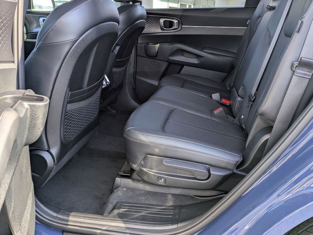 2025 Kia Sorento S - Photo 26
