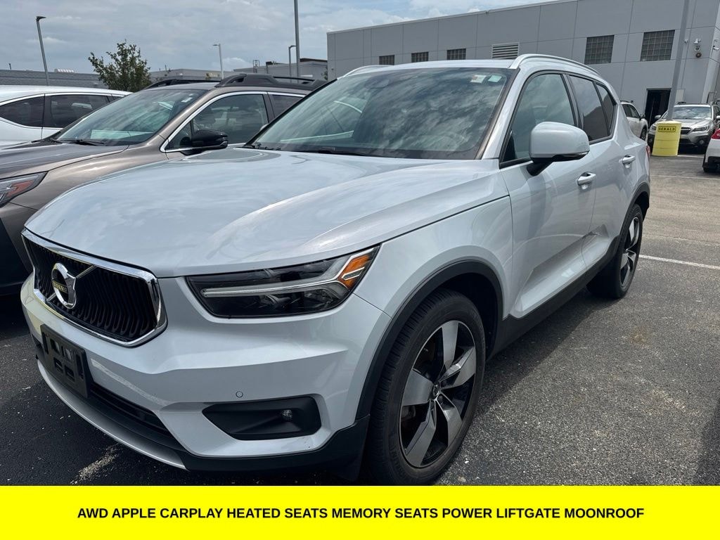 Used 2021 Volvo XC40 T5 Momentum SUV