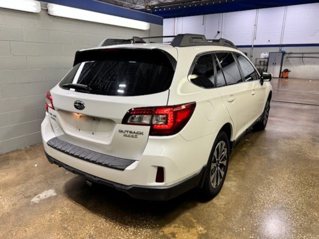 Used 2017 Subaru Outback 2.5i Limited with SUV