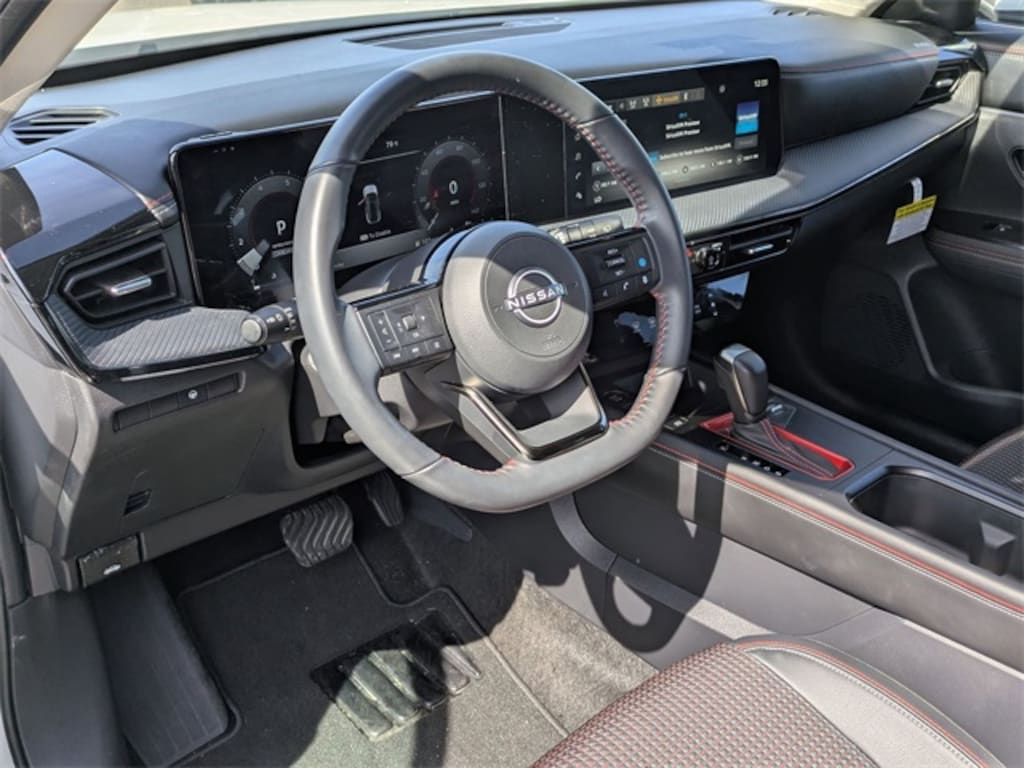 Used 2025 Nissan Kicks SR SUV