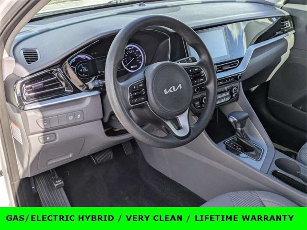 Used 2022 Kia Niro LX SUV
