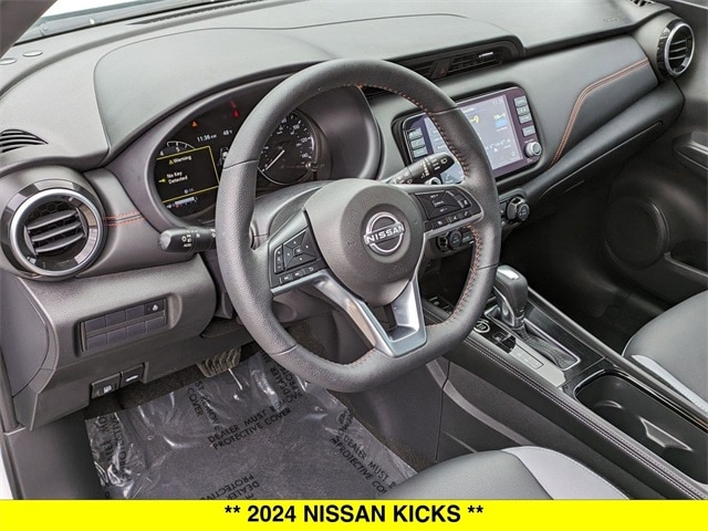 Used 2024 Nissan Kicks SR with VIN 3N1CP5DV6RL492273 for sale in North Aurora, IL