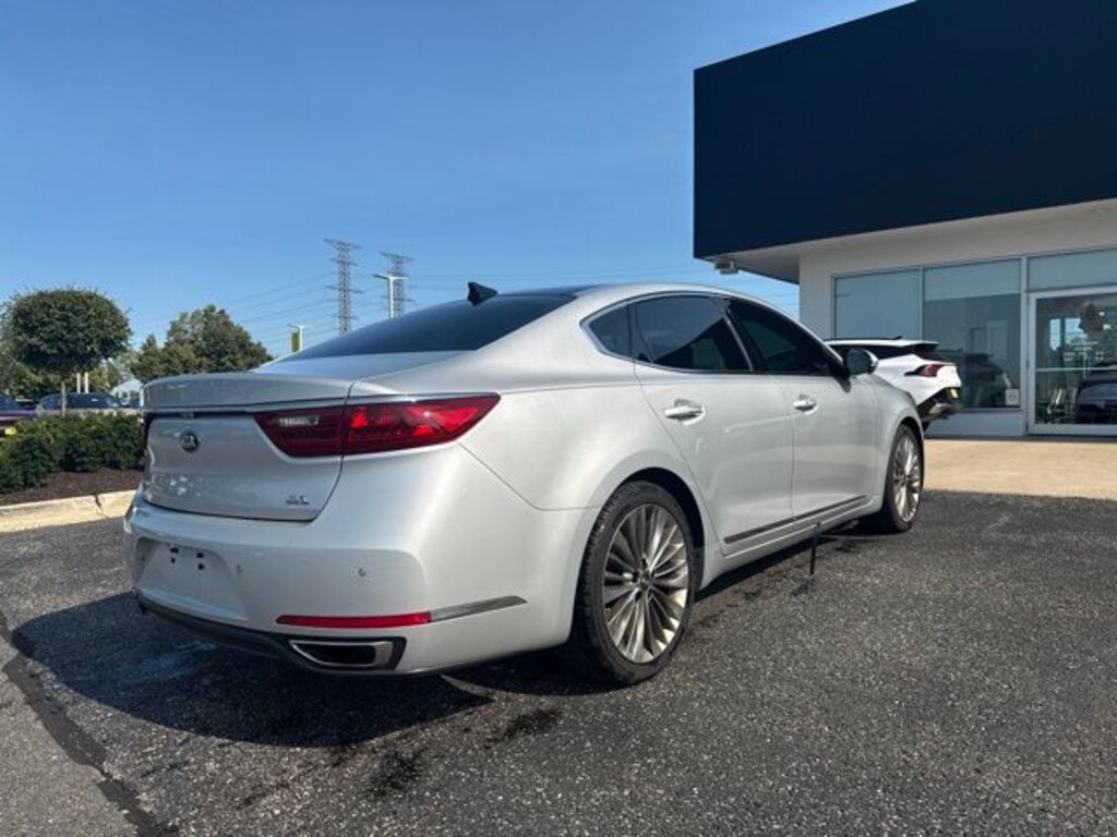 Used 2018 Kia Cadenza Limited Sedan