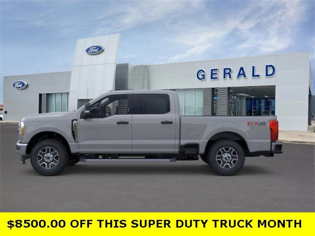 New 2025 Ford F-250 XLT Truck Crew Cab