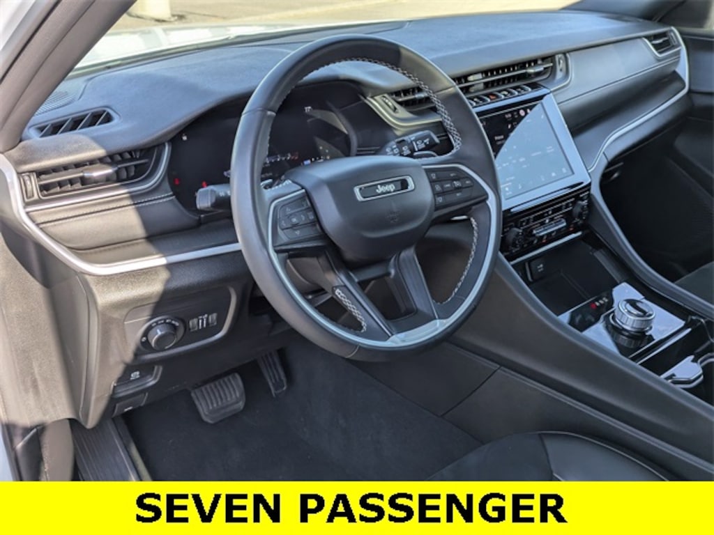 Used 2023 Jeep Grand Cherokee L Laredo SUV