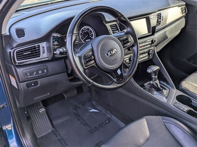 Used 2018 Kia Niro EX with VIN KNDCC3LC7J5122211 for sale in North Aurora, IL