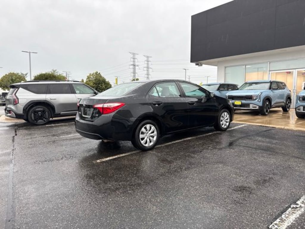 Used 2016 Toyota Corolla LE Sedan