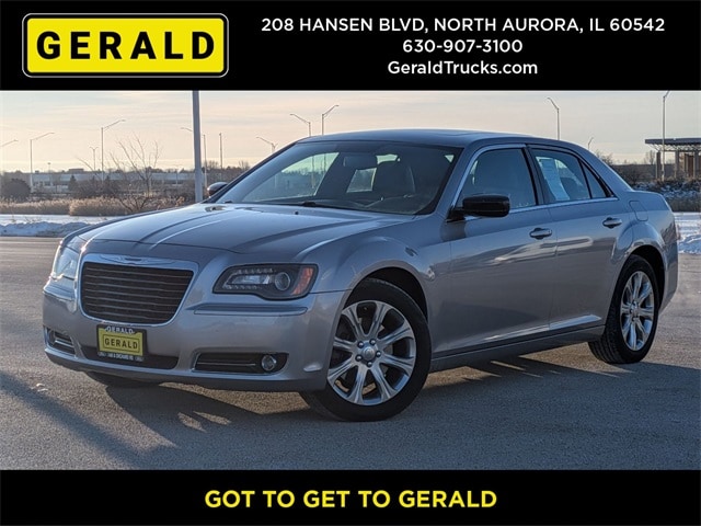 2013 Chrysler 300 S's photo