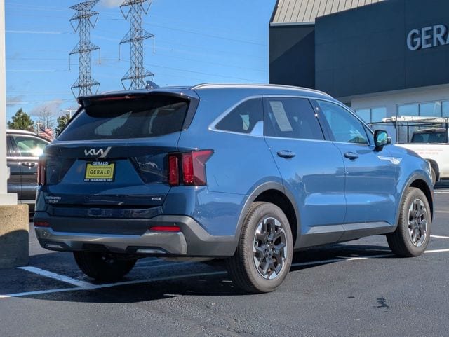 2025 Kia Sorento S - Photo 6