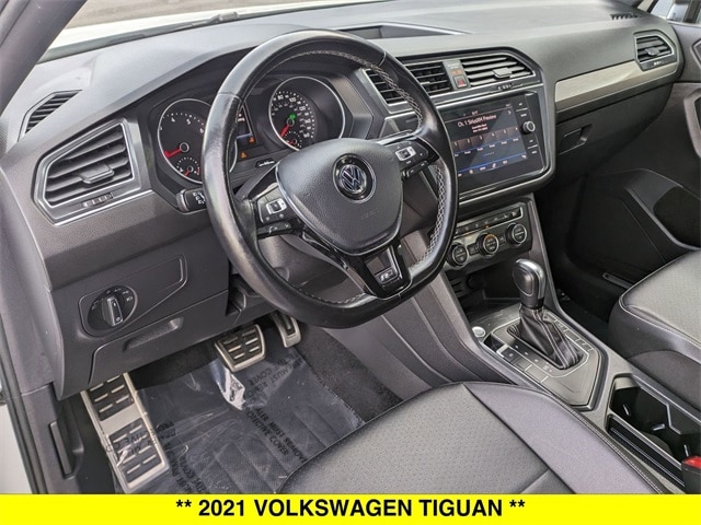 Used 2021 Volkswagen Tiguan SE R-LINE BLACK with VIN 3VV3B7AX5MM018574 for sale in North Aurora, IL