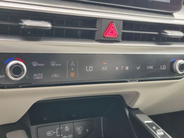2025 Kia Sorento S - Photo 22