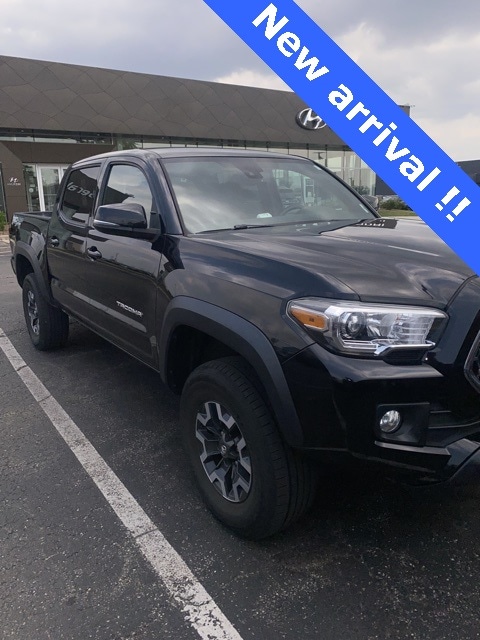 Used 2019 Toyota Tacoma TRD Off Road with VIN 3TMCZ5AN6KM237358 for sale in North Aurora, IL
