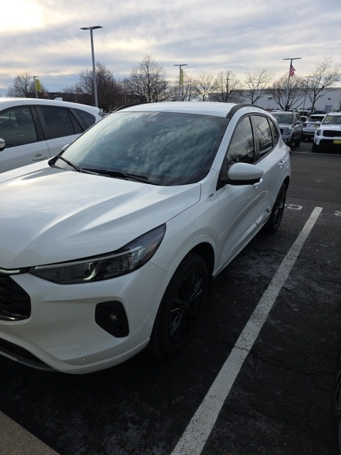 2025 Ford Escape ST-Line Elite's photo