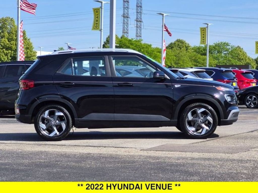 Used 2022 Hyundai Venue SEL SUV