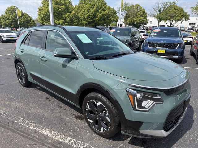 Used 2023 Kia Niro Wind with VIN KNDCR3L17P5037794 for sale in North Aurora, IL