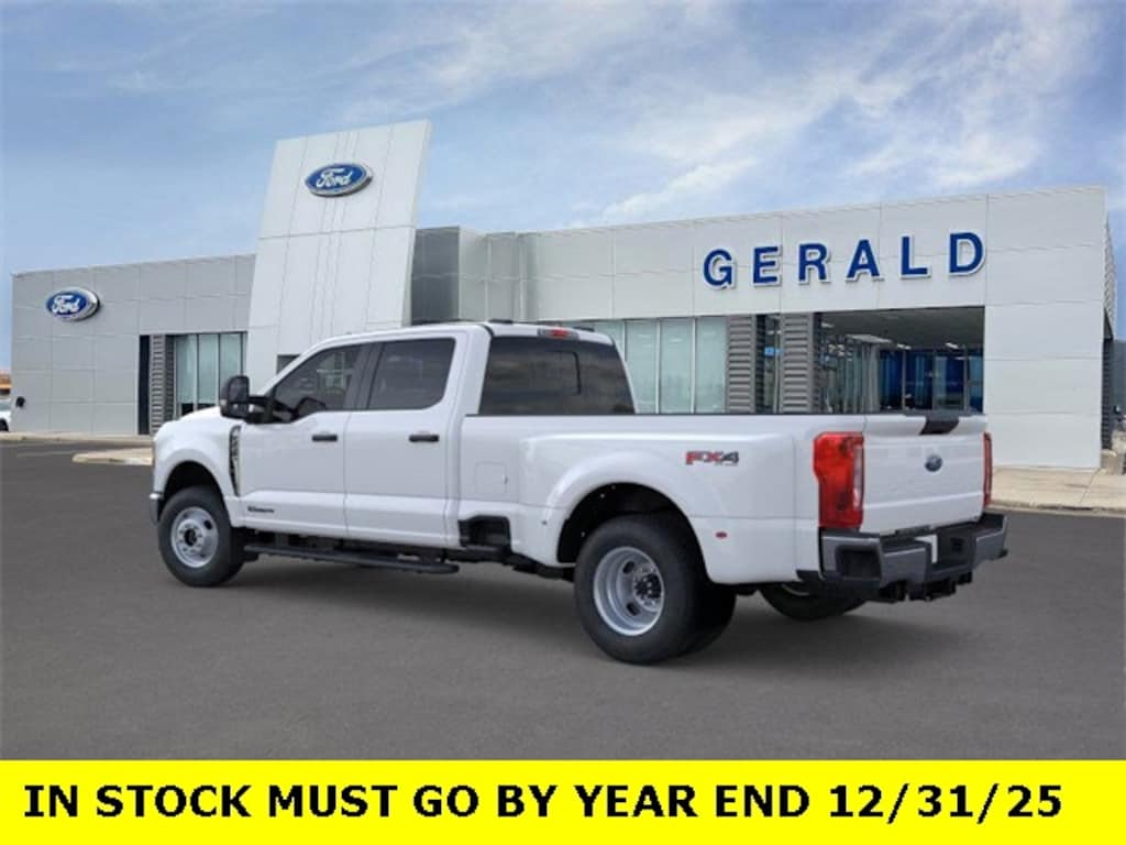 New 2026 Ford F-350 XL Truck Crew Cab