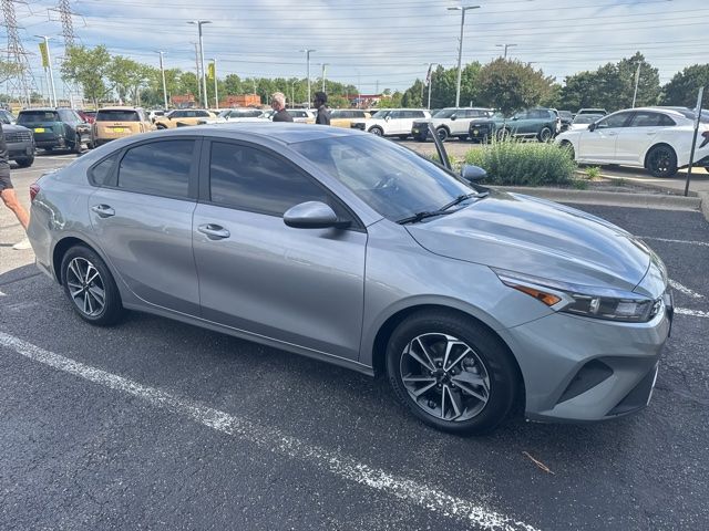 2023 Kia Forte LXS AT's photo
