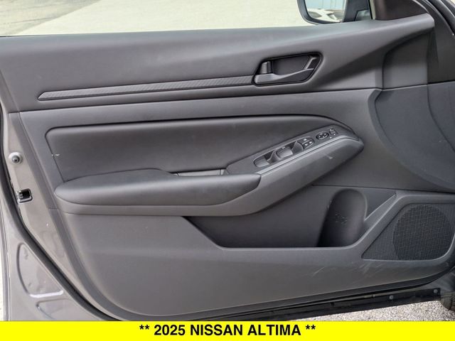 2025 Nissan Altima S - Photo 10