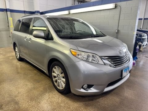 2012 Toyota Sienna XLE V6 AWD 7-Passenger's photo