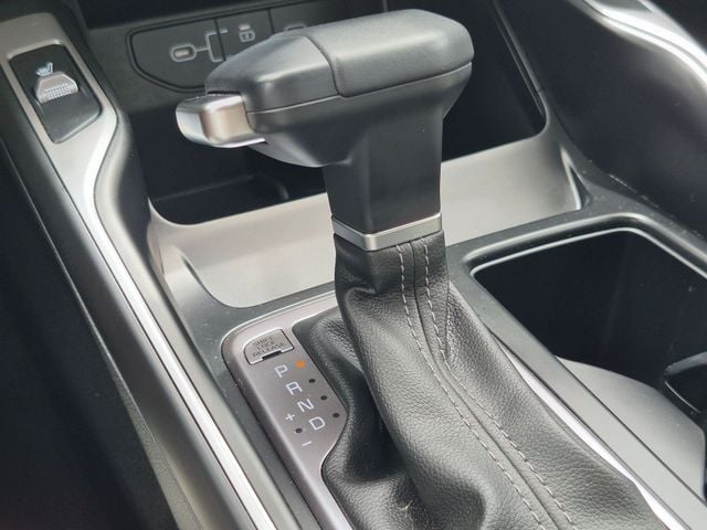 2025 Kia Sorento S - Photo 24