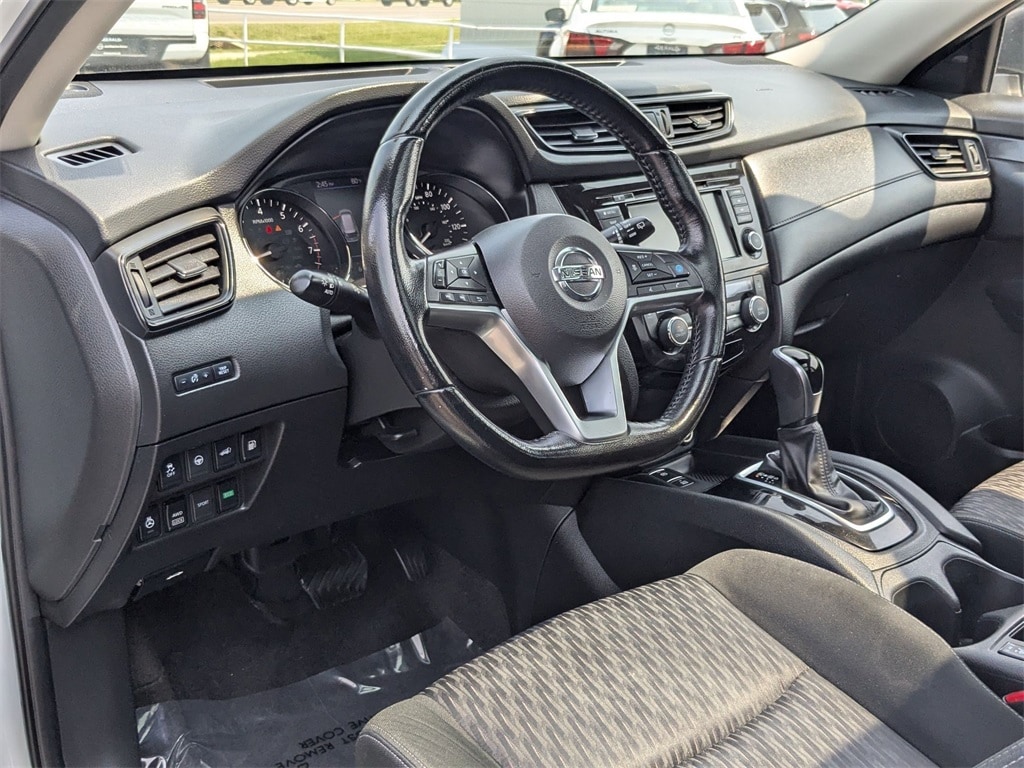 Certified 2020 Nissan Rogue SV with VIN JN8AT2MV2LW107182 for sale in North Aurora, IL