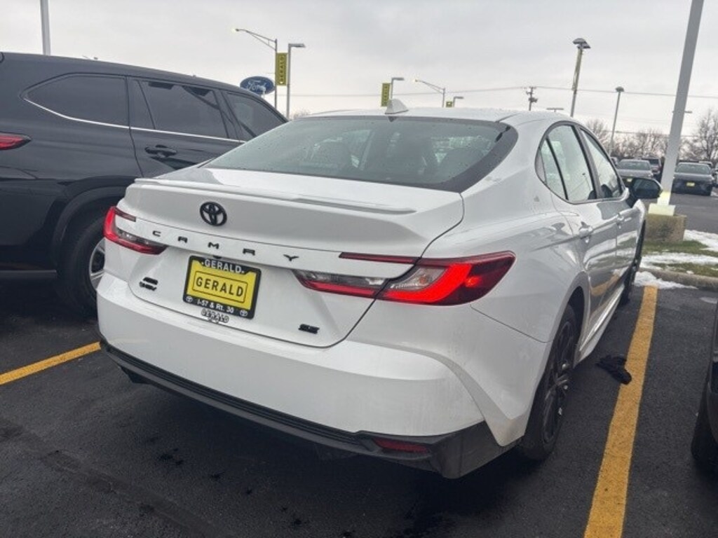 Used 2025 Toyota Camry SE Sedan