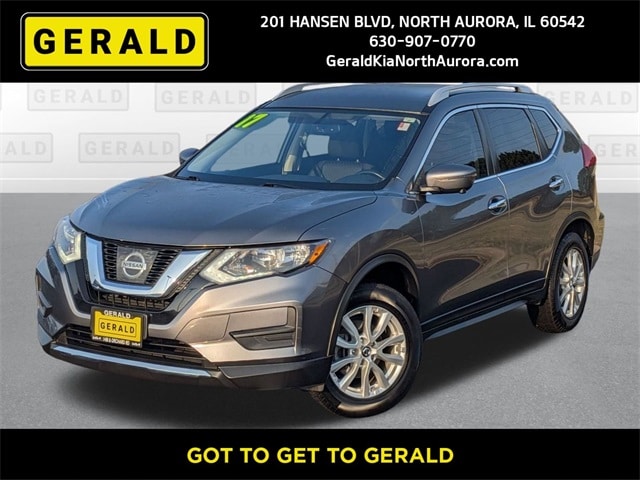 2017 Nissan Rogue SV's photo