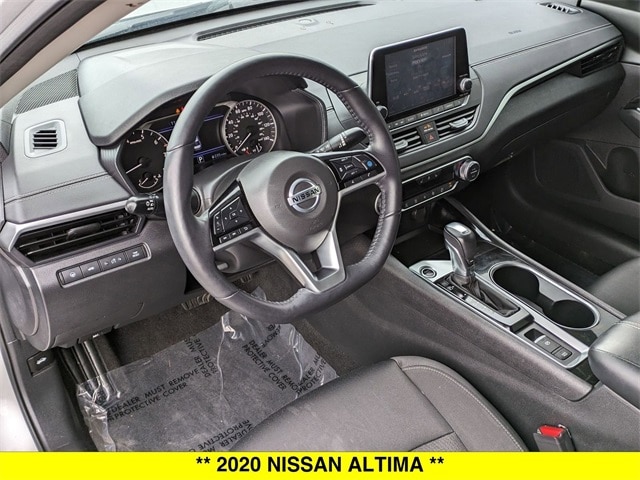 Used 2020 Nissan Altima SV with VIN 1N4BL4DV5LC270492 for sale in North Aurora, IL