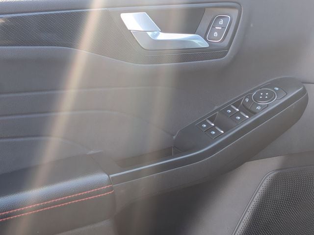 2025 Ford Escape ST-Line - Photo 12