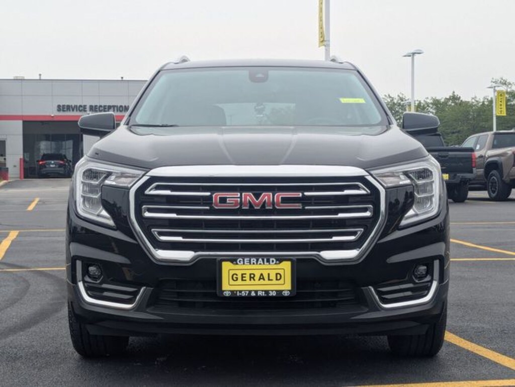 Used 2024 GMC Terrain SLT SUV