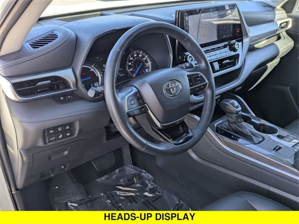 Used 2021 Toyota Highlander Hybrid Platinum SUV