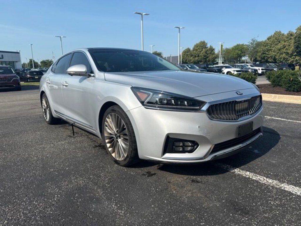 Used 2018 Kia Cadenza Limited Sedan