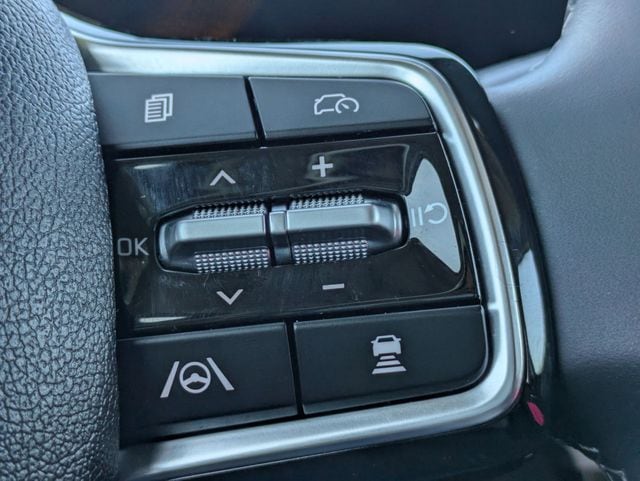 2025 Kia Sorento S - Photo 15