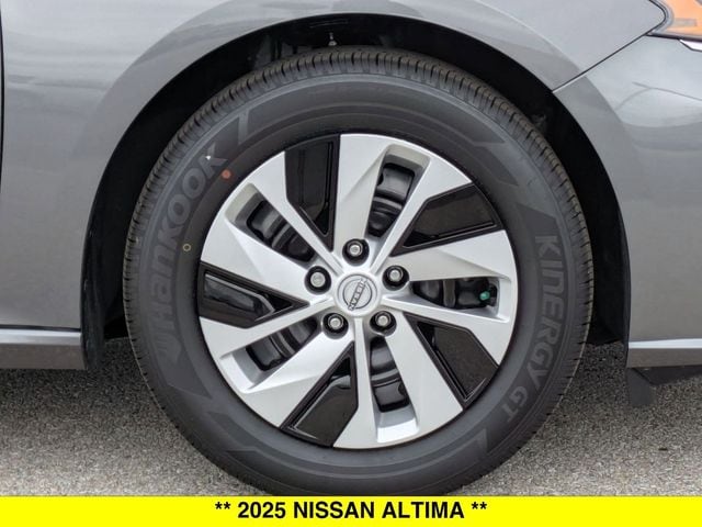 2025 Nissan Altima S - Photo 30