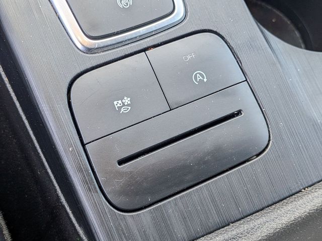 2025 Ford Escape ST-Line - Photo 22
