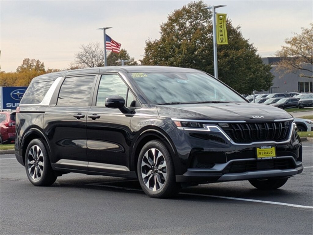 Certified 2024 Kia Carnival EX MPV